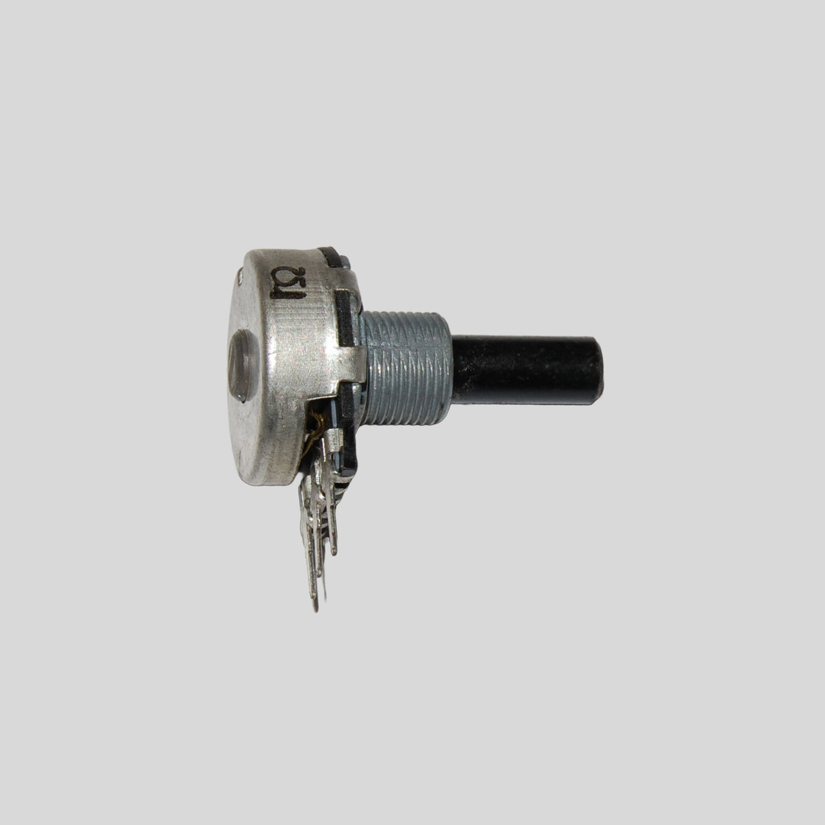 D&R Spare Part – Radiohm Potentiometer 15mm Mono 1x22kB Logarithmic (10300108) - Dnrwebshop.com