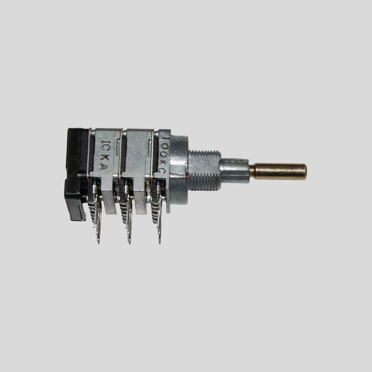 D&R Spare Part – Potentiometer 12mm Conc 2x100kC/1x10kA CC (10300335)