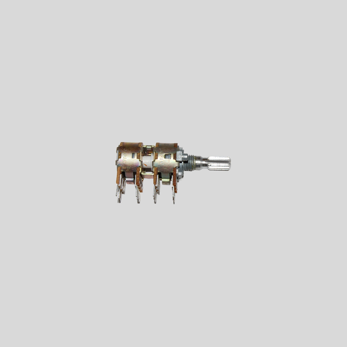 D&R Spare Part – Potentiometer 16mm 10kB/10kB/10kM/10kN Center Click for D&R Console (10300390) - Dnrwebshop.com