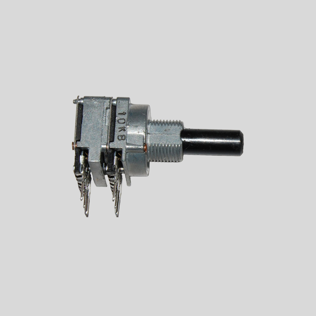 D&R Spare Part – Potentiometer 12mm Stereo 2x10kB Logarithmic (10300895) - Dnrwebshop.com